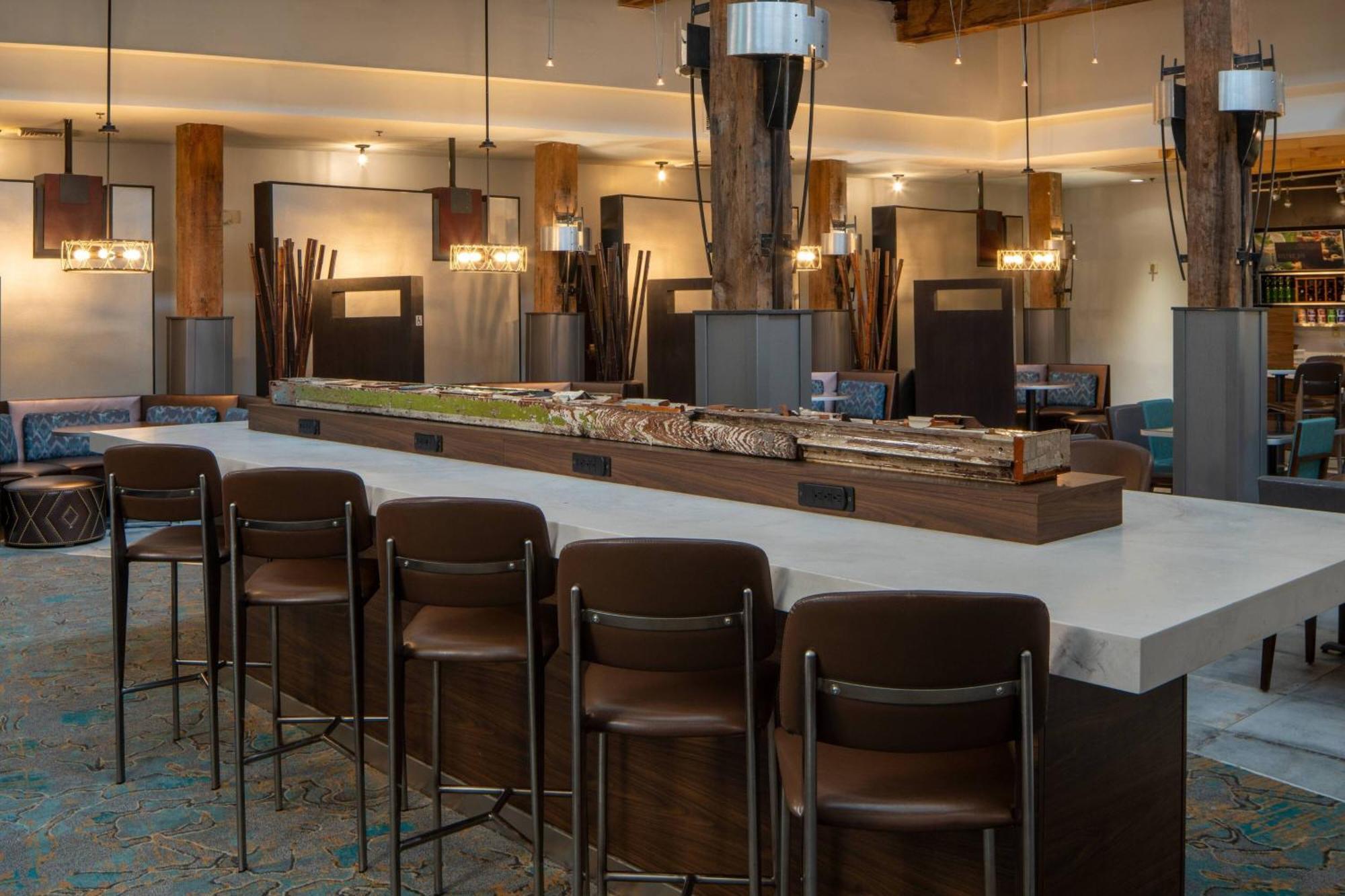 Courtyard By Marriott New Orleans Warehouse Arts District Hotel Bagian luar foto